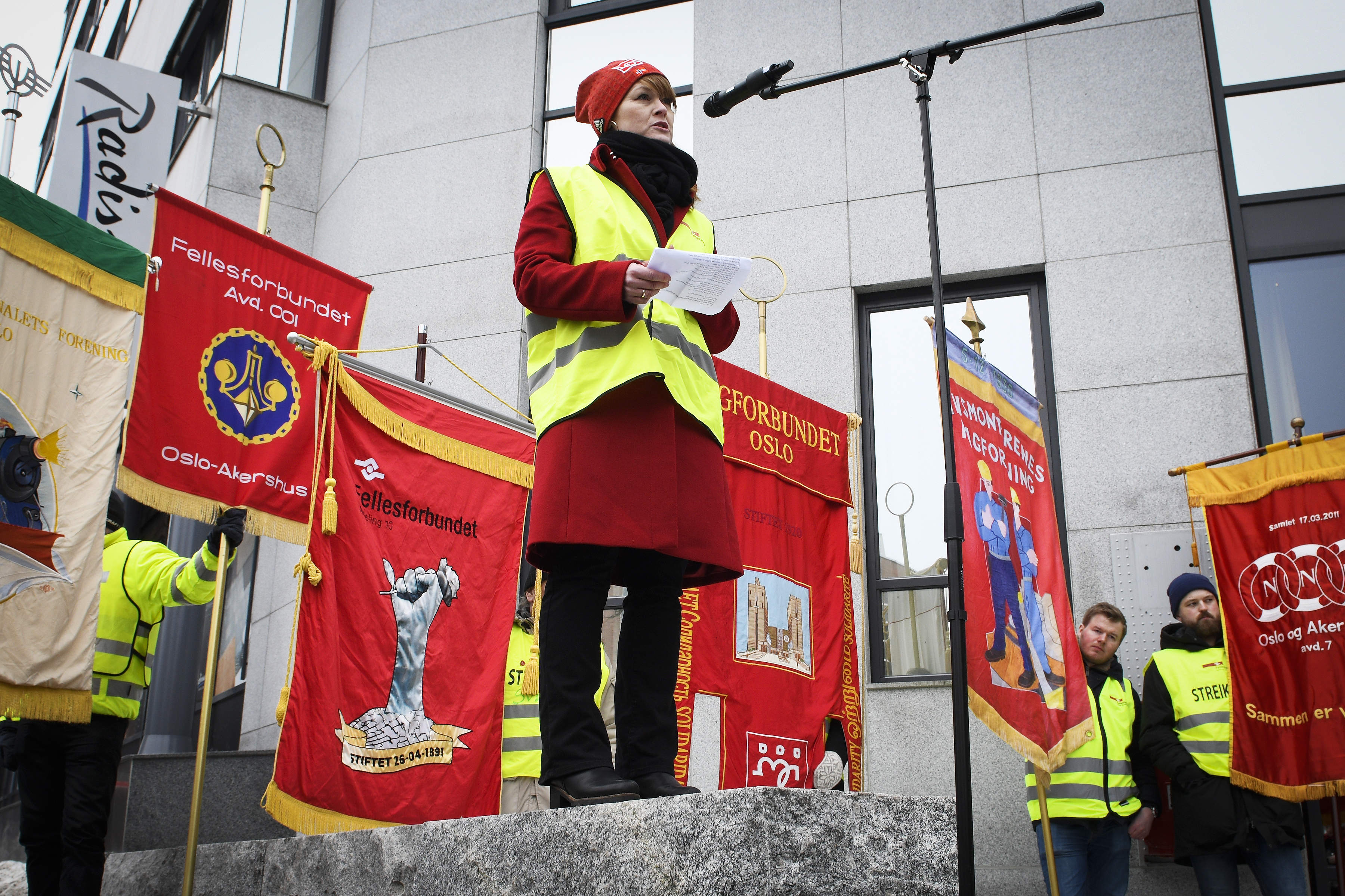 Kine Asper holder appell. Foto: Håvard Sæbø/ Magasinet for fagorganiserte