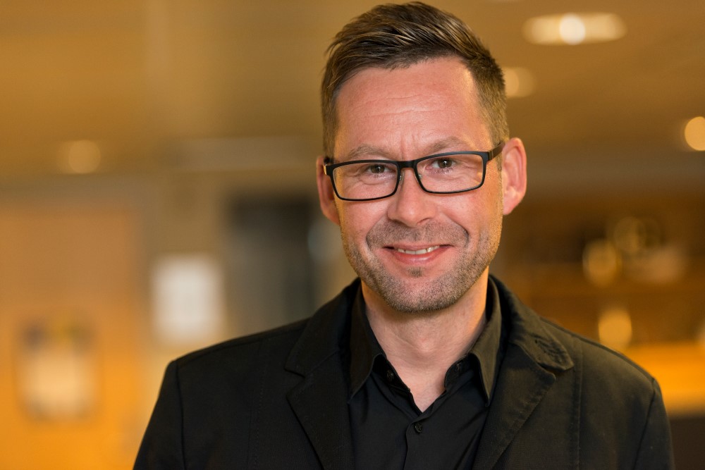 Forbundssekret&aelig;r i Fellesforbundet Clas Delp mener det er behov for reiseforsikring, ogs&aring; i en pandemisituasjon.